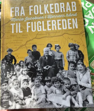 Bogen for april: Fra folkedrab til fuglereden